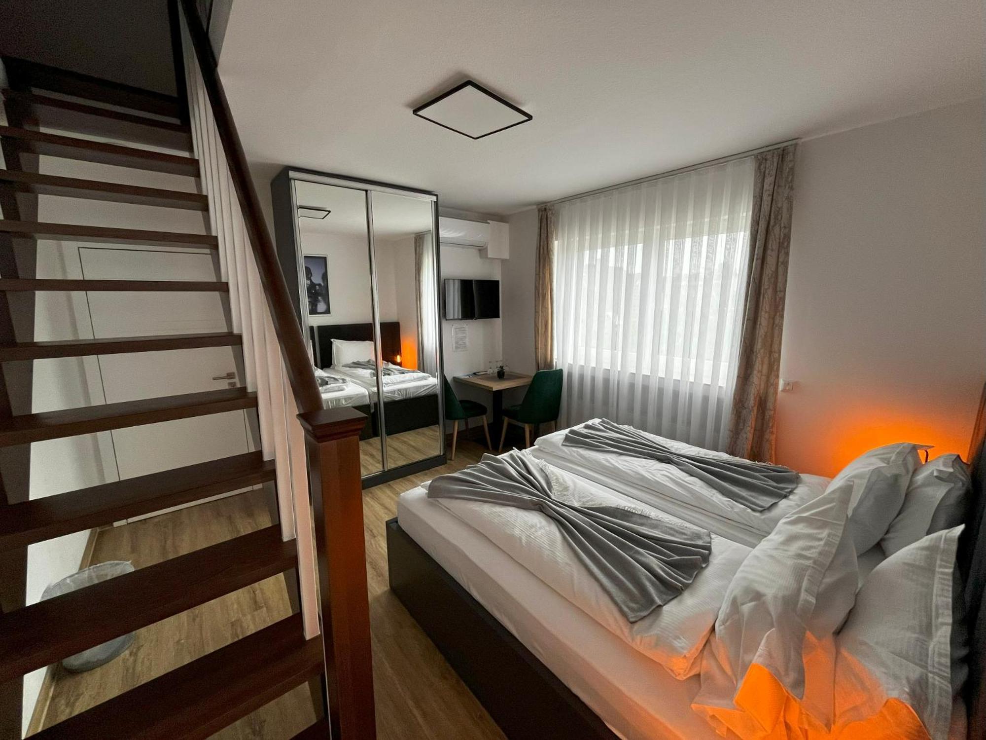 Haven Hotels - Hotel Dona Bergisch Gladbach Dış mekan fotoğraf