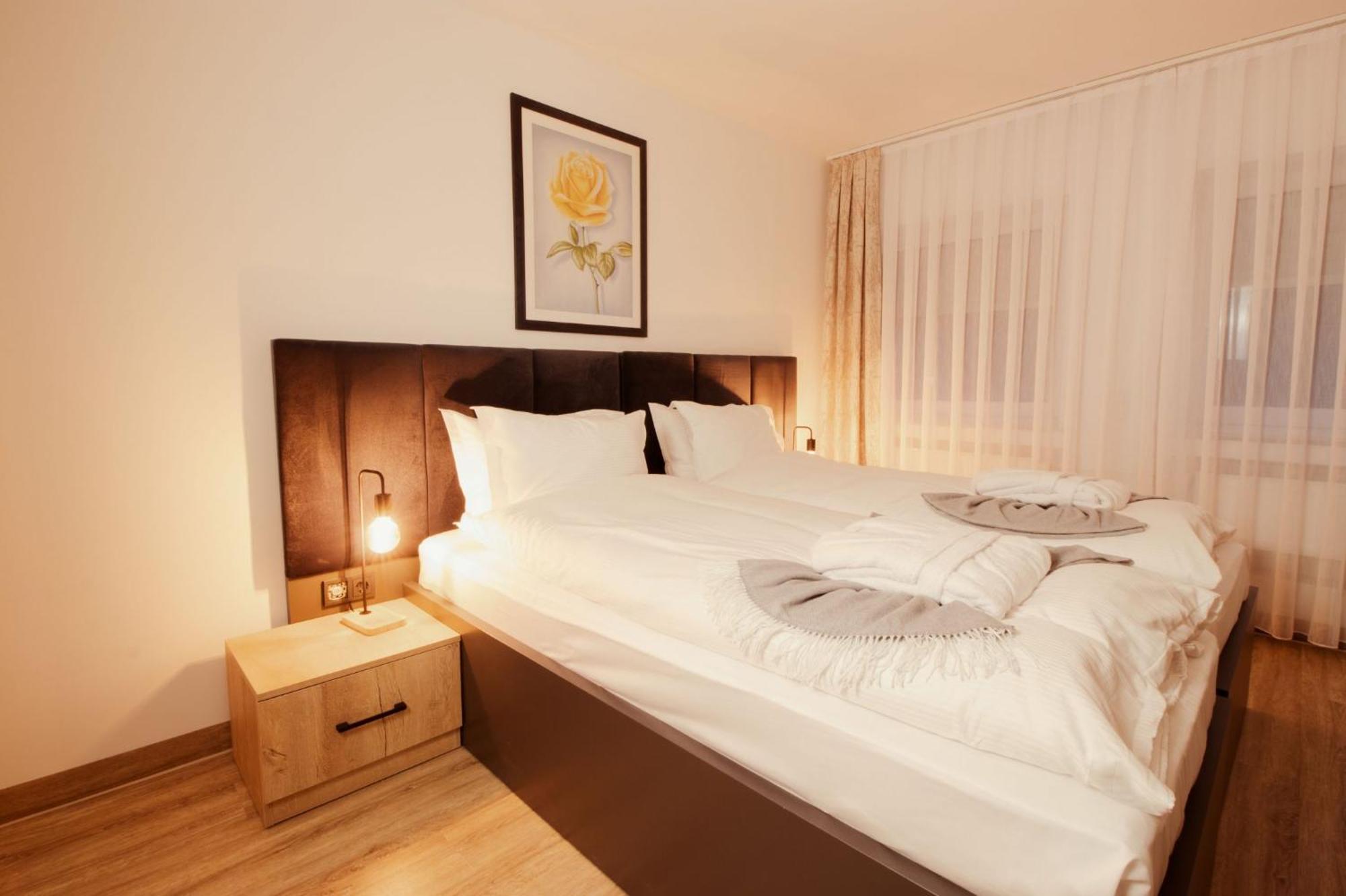 Haven Hotels - Hotel Dona Bergisch Gladbach Dış mekan fotoğraf